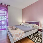 Radmila 1 By Interhome שילו