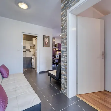 Radmila 1 By Interhome Appartement Šilo